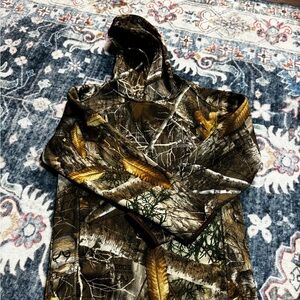 Realtree Camouflage Hoodie with Nature Pattern